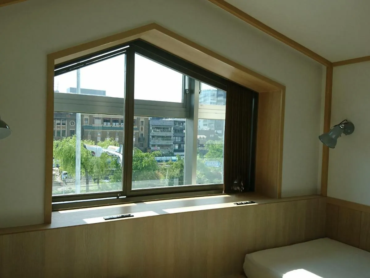 Hostel Cafetel Kyoto Sanjo For Ladies Japan